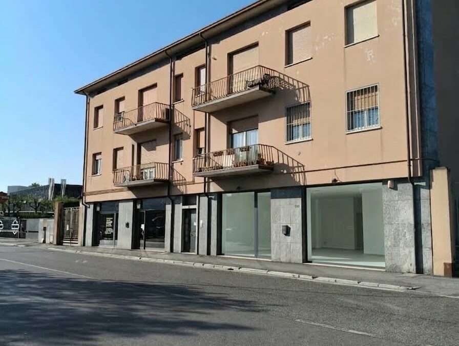 Locale commerciale  Brescia – 1197